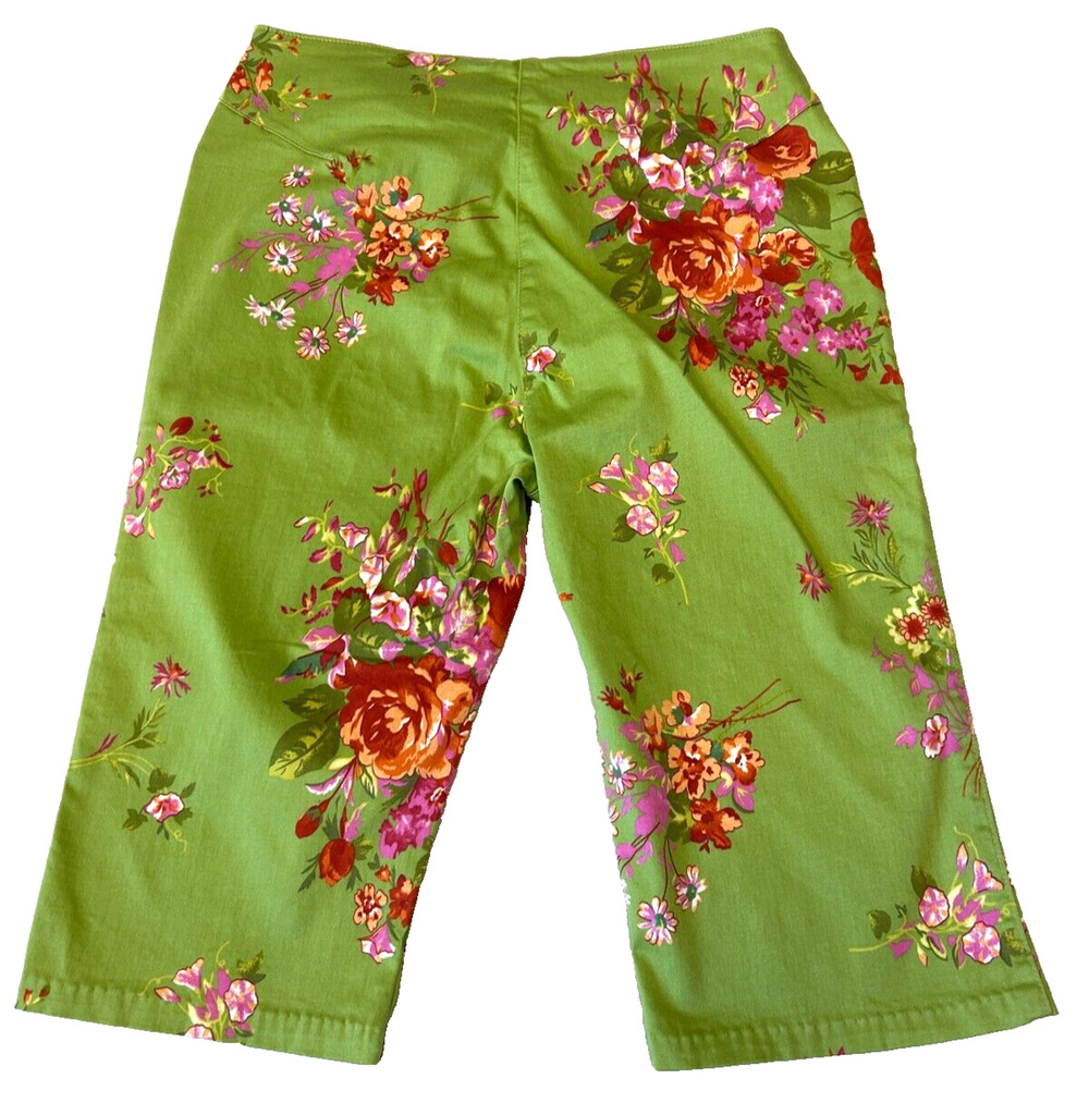 Live a Little Women's Capri Pants Sz 6 Green Floral Cotton Blend Stretch Pockets